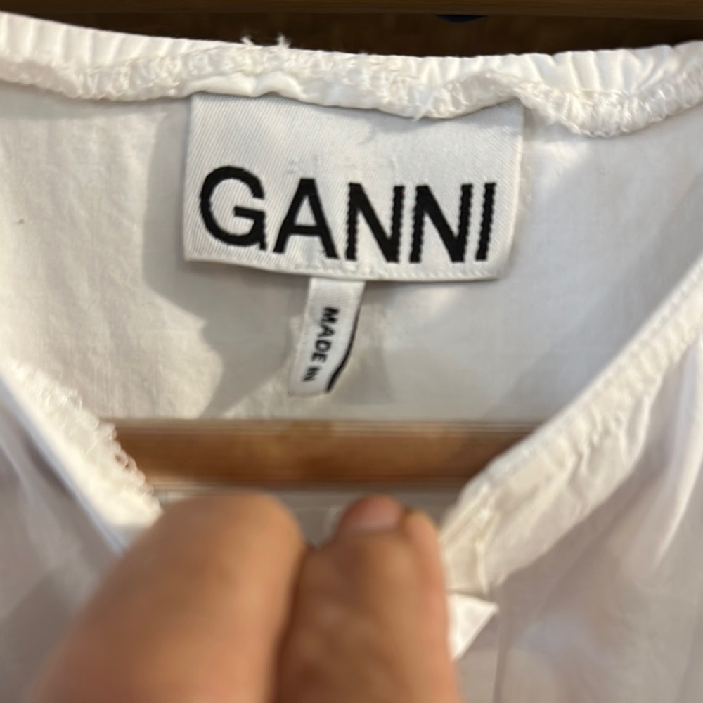 GANNI White Poplin Oversized Shirt Dress
by GANNI - Picture 12 of 16